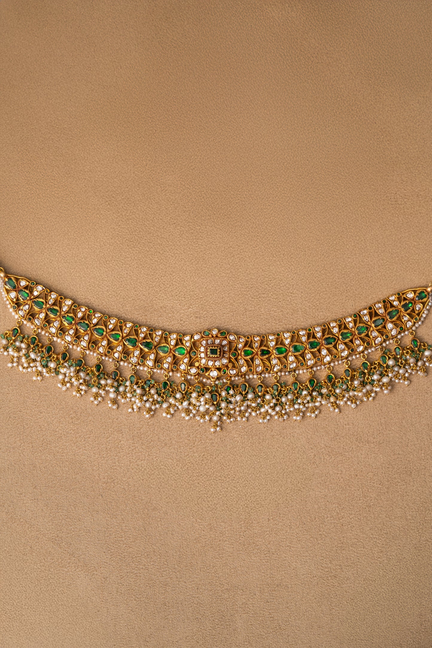 Emerald and uncut diamond choker